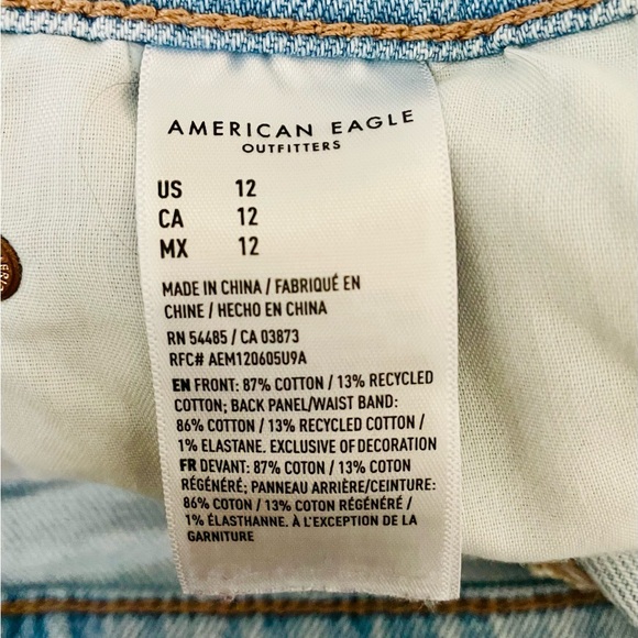 American Eagle Outfitters Light Wash Jean Shorts - Picture 3 of 3